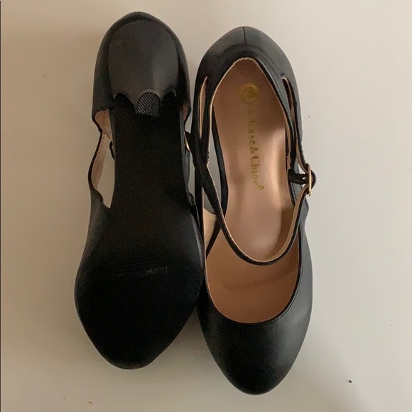 Retro Heels - Picture 3 of 3